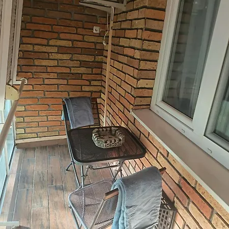 Jazi Maganszallas Mako